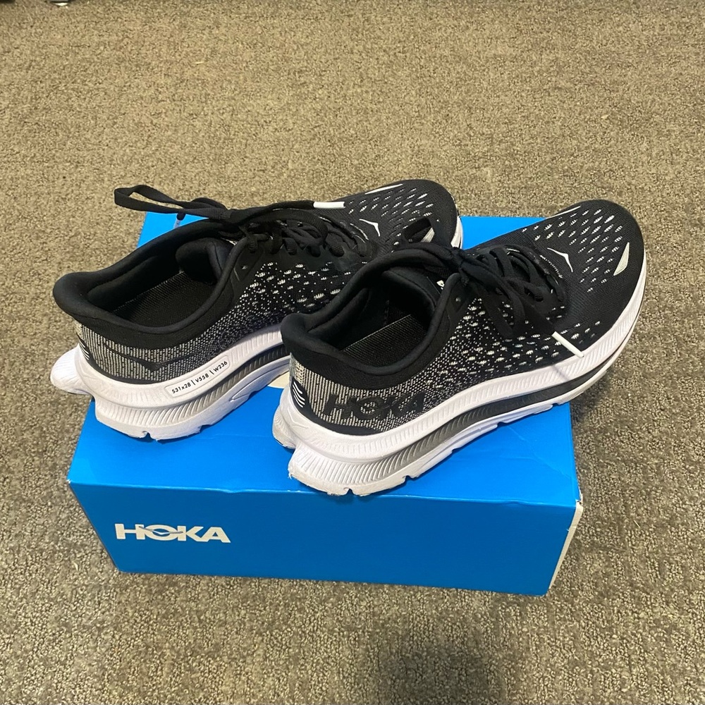 BRAND NEW HOKAS